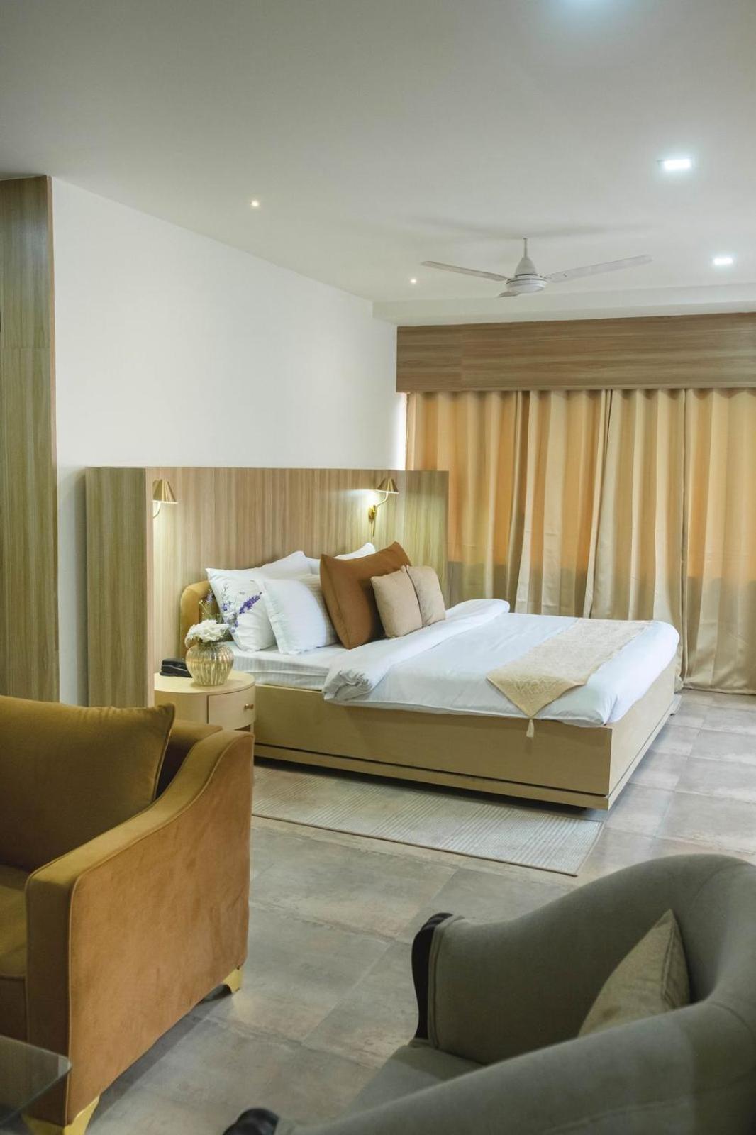 Hotel Lake Shilloi ดิมาปูร์ ภายนอก รูปภาพ
