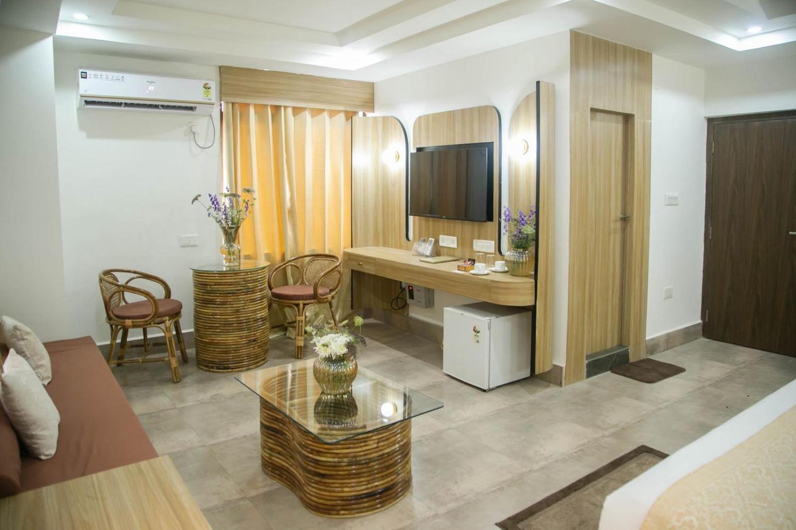 Hotel Lake Shilloi ดิมาปูร์ ภายนอก รูปภาพ